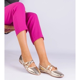 D/CEO Golden Ballerinas lavet af Eco -Leather dekoreret med Emmarino -spænder gylden