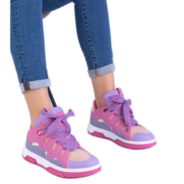 Lyserøde kvinders sneakers med dekorativ snøring