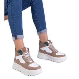 Beige kvinders sports -sneakers på platformen