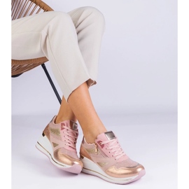 D/CEO Pink Sports Sneakers på platformen dekoreret med glitter og den metalliske Evklad -indsats lyserød