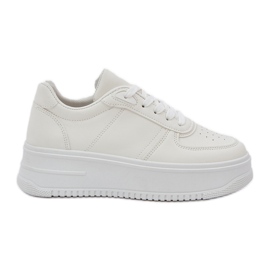 Klassiske Eco -læder -sneakers på den hvide platform
