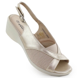 Kvinders sandaler til komfortable beige Evento 8863