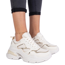 Beige kvindes sneakers dekoreret med glitter