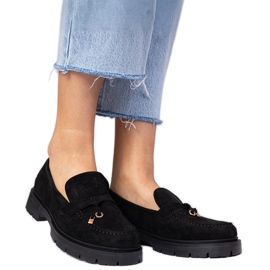 Sorte loafers fra Ekozamsz med dekoration