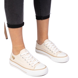 Beige klassiske kvinders sneakers