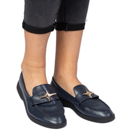 Navy Womenal Moccasins med en gylden dekoration blå
