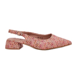 Kvinders flettede sandaler med en delikat højhæl multicolor flerfarvet