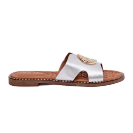 Flade kvinder flip flops med en dekorativ sølvdetalje grå