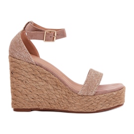 Kvinders sandaler til kile med khaki fletning beige
