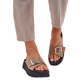 Kvinders ruskind flip flops med en spænde på Zazoo 3019 beige platform