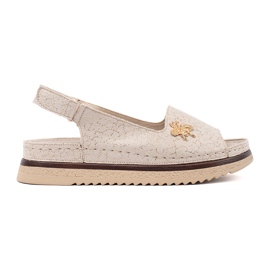 Goodin Beige sandaler på platformen med en pin