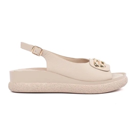Goodin Beige flade sandaler med et ornament