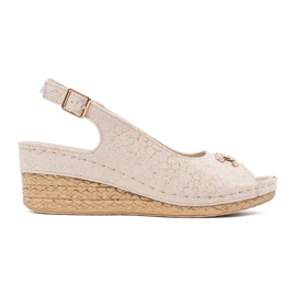 Goodin Beige kilesandaler med en spænde