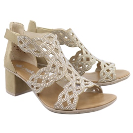 Kvinders høje hæle i Rieker 64773-61 beige sandaler