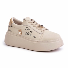 Vinceza Kvinders læder -sneakers på platformen med stifter og inskriptionen Vincez 89102 Beige