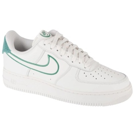 Nike Air Force 1 07 LV8 FN8349-100 Sko hvid