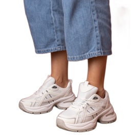 Hvide sportssneakers med massiv sål