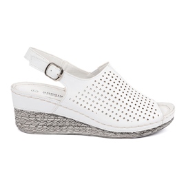 Goodin Hvide sandaler på kilen
