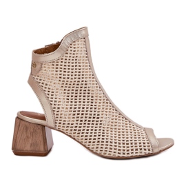 Kvinders læderhøje hæle med en åben maciejka hæl 06899-25 Golden-beige