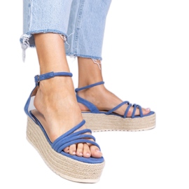 Blå espadrilles sandaler på platformen