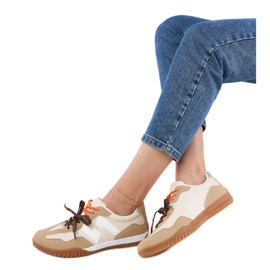Beige sneakers sneakers med farverige snørebånd
