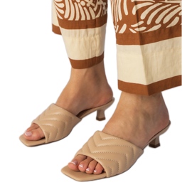 Lys beige lavhælede flip-flops
