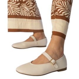 Beige kvinders ballerinaer med en spænde
