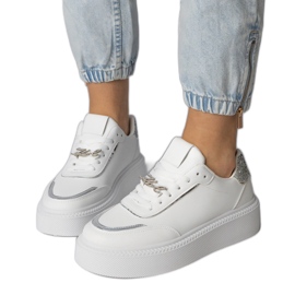 Hvide og sølv sneakers dekoreret med glitter og zirkoner