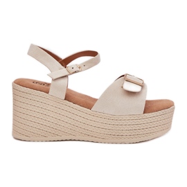 Inna Kvinders sandaler til kile med en spænde beige