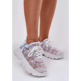 Kvinders sneakers med en hæklet flerfarvet øvre