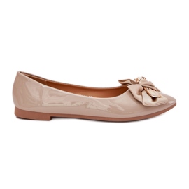 Malede ballerinas med en bue og en gylden broche mørk beige rivona