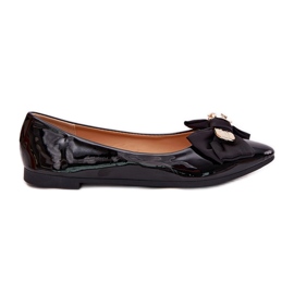 Malede ballerinas med en bue og en gylden broche sort