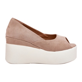 Kvinders sandaler til kile og platform beige