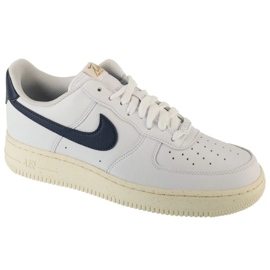 Nike Air Force Low 1 07 sko i FZ6768-100 hvid