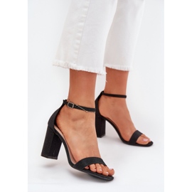 Boto Skinnende kvinders sandaler på Black Kavina Post sort