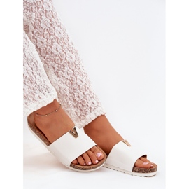 Boto Kvinders flip flops på en korkplatform med en dekorativ hvid Vessira -detalje
