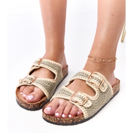 Grøn hæklet flip flops på Lavreta kork sål