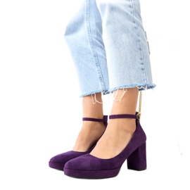 Lilla pumper på den massive Barola -stolpe violet