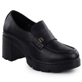 Kvinders moccasins sko på den sorte Potocki SZ12700 mursten