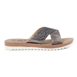 Shelvt Metalliske kvinder flip flops med en hvid sål sølv