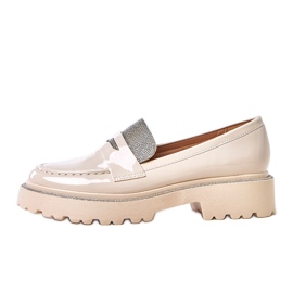 Beige lakede loafers dekoreret med laures zirkoner