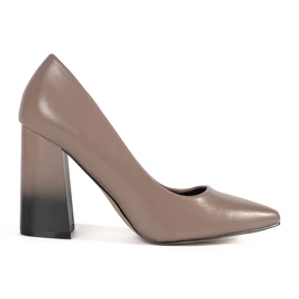 Shelvt Beige pumps med høj hæl