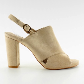 M227P Beige sandaler med bred hæl Beige