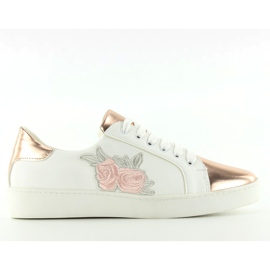 Sneakers med et delikat broderi s-311 Champagne hvid