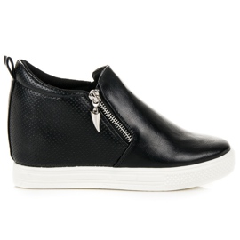 Gennembrudte sneakers på kile sort