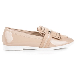 Ideal Shoes Beige lakerede loafers