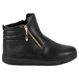 Sorte sneakers over anklen
