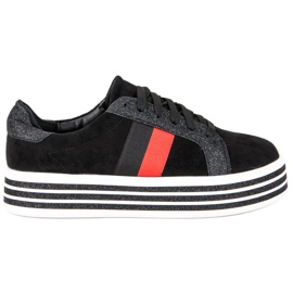 Sneakers på VICES -platformen sort