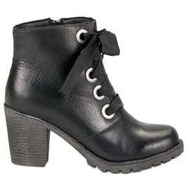 Bindede læderstøvler fra VINCEZA sort