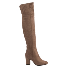 Kayla Beige musketerer